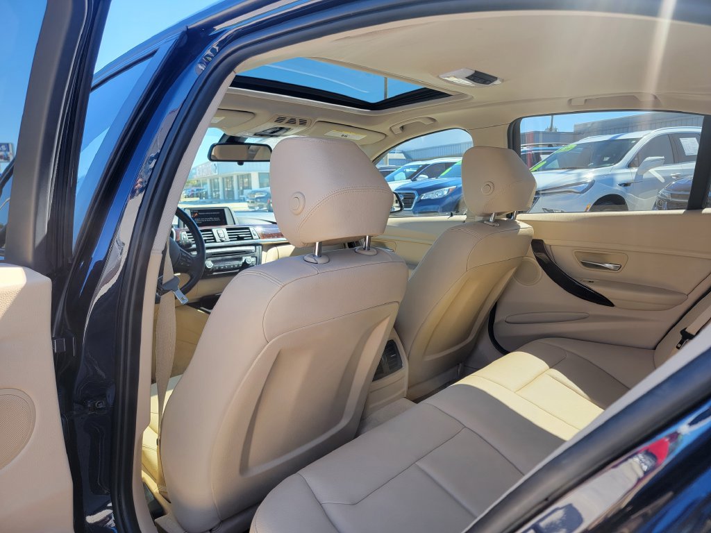 Used 2014 BMW 320i xDrive Sedan AWD/4WD image 15