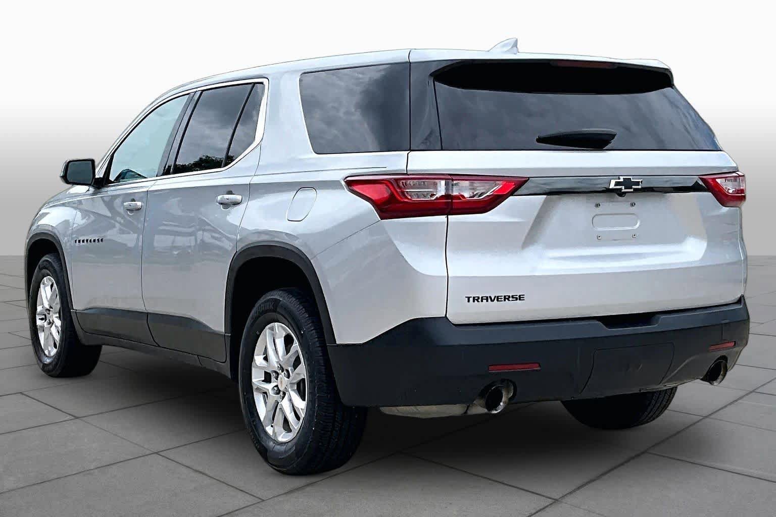 Used 2019 Chevrolet Traverse LS w/ LPO, Blackout Package FWD image 11