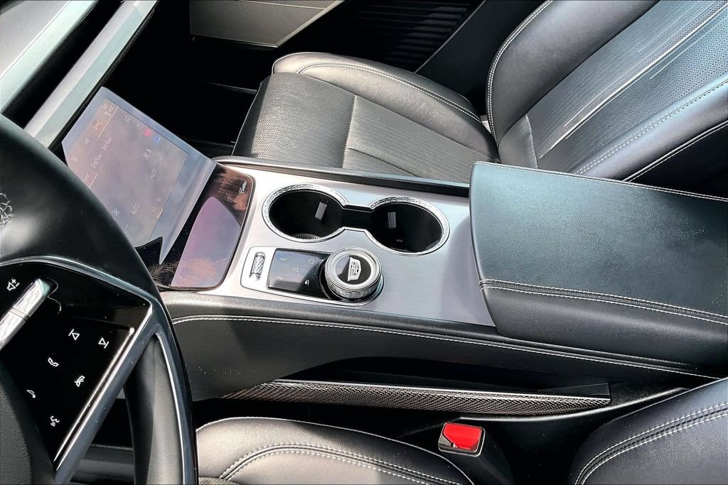 Certified 2026 Cadillac Vistiq Sport w/ LPO, Floor Liner Package AWD/4WD image 18