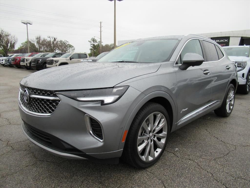 Used 2023 Buick Envision Avenir image 3
