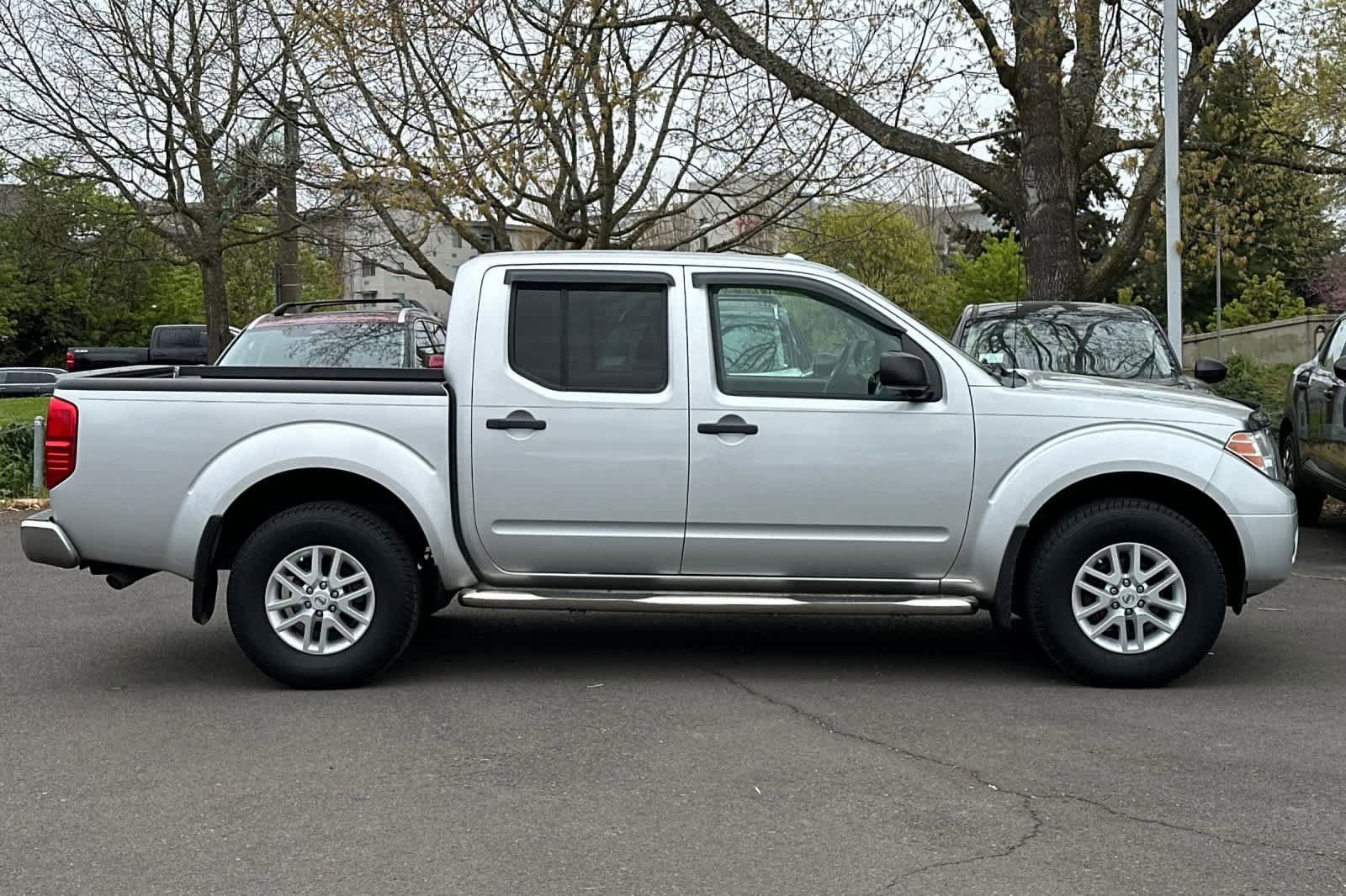 Used 2018 Nissan Frontier SV image 8