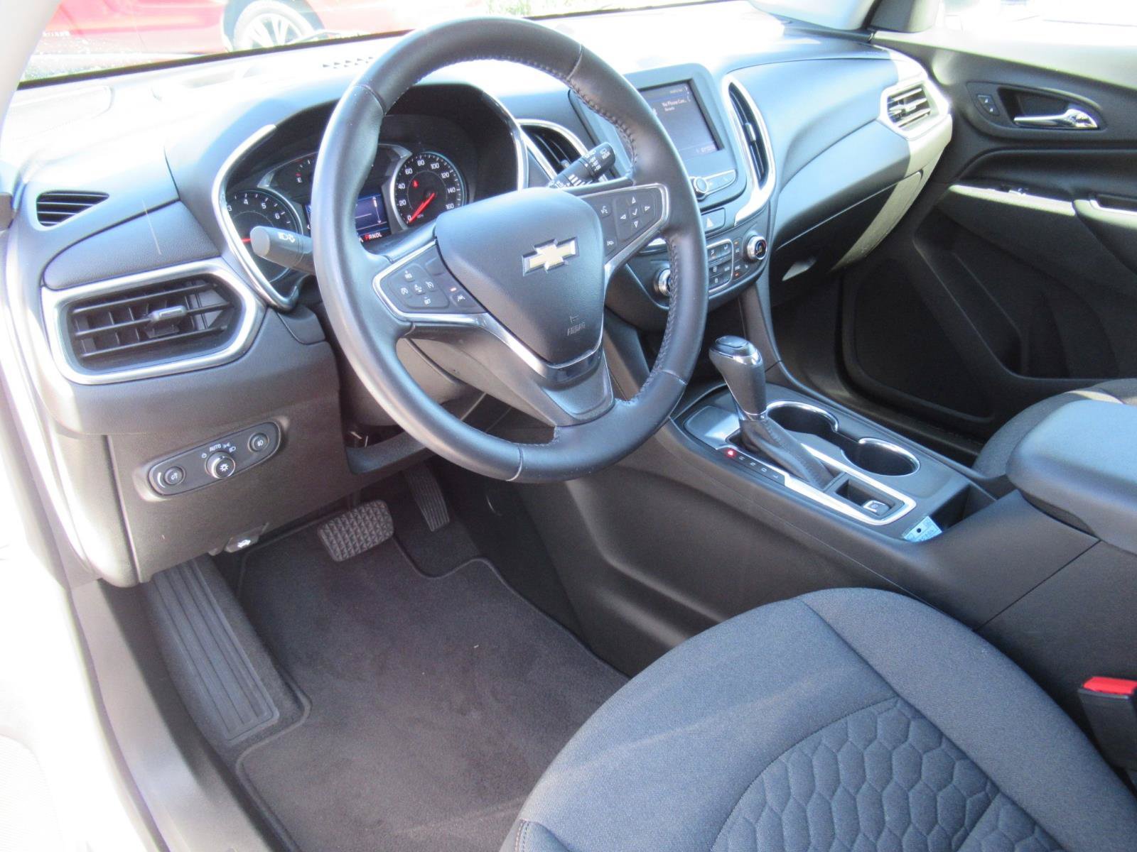 Used 2020 Chevrolet Equinox LT FWD image 17