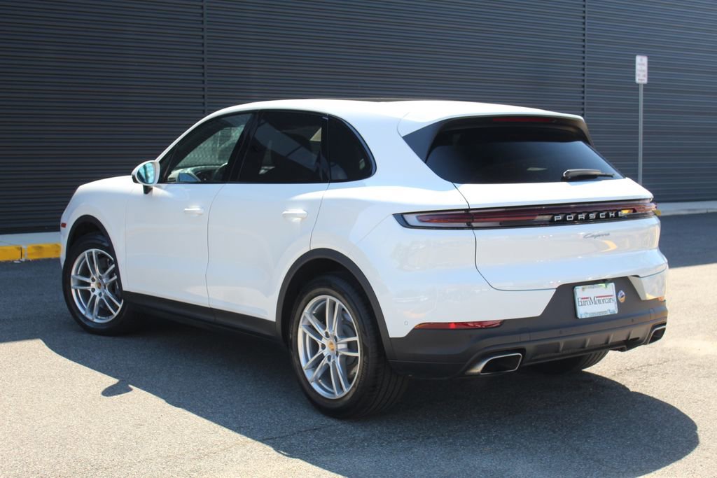Certified 2025 Porsche Cayenne image 3