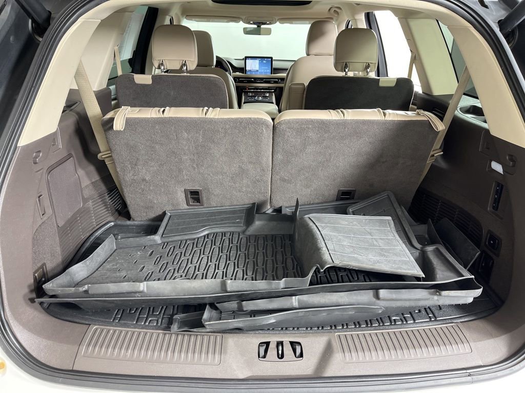 Used 2021 Lincoln Aviator Grand Touring w/ Elements Package Plus image 11