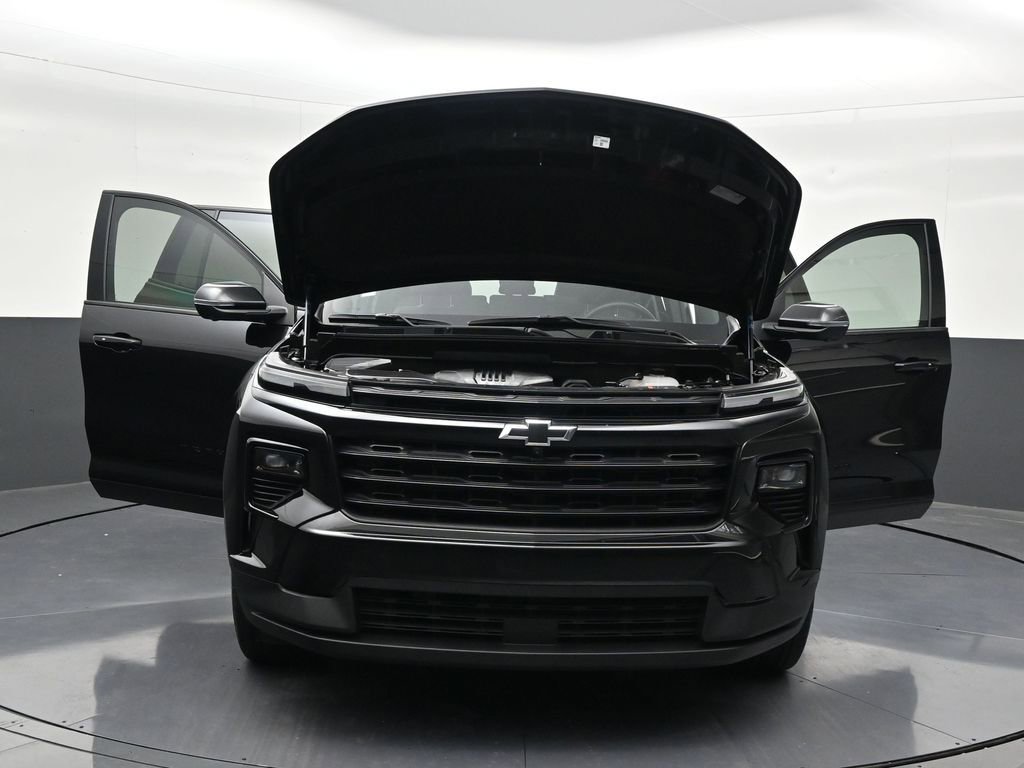Used 2024 Chevrolet Traverse LS w/ Midnight/Sport Edition FWD image 36