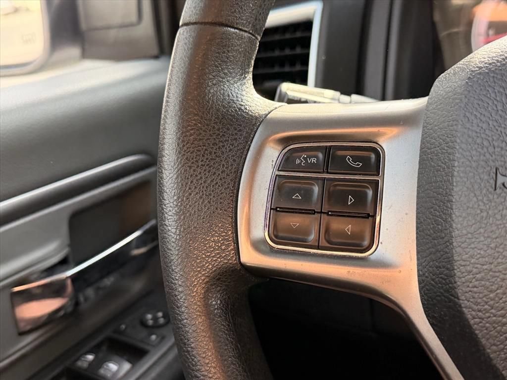 Used 2021 RAM 1500 Classic SLT AWD/4WD image 18