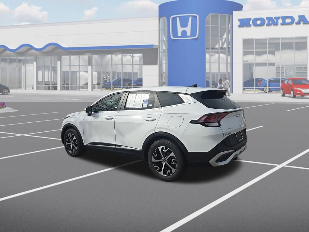 Used 2024 Kia Sportage EX image 6