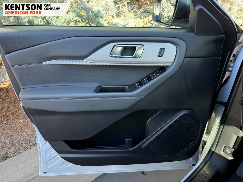 Used 2025 Ford Explorer Active image 18