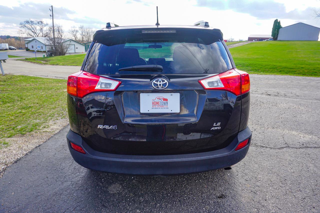 Used 2015 Toyota RAV4 LE image 4
