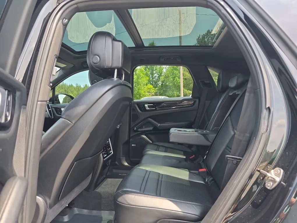 Used 2020 Porsche Cayenne AWD/4WD image 43