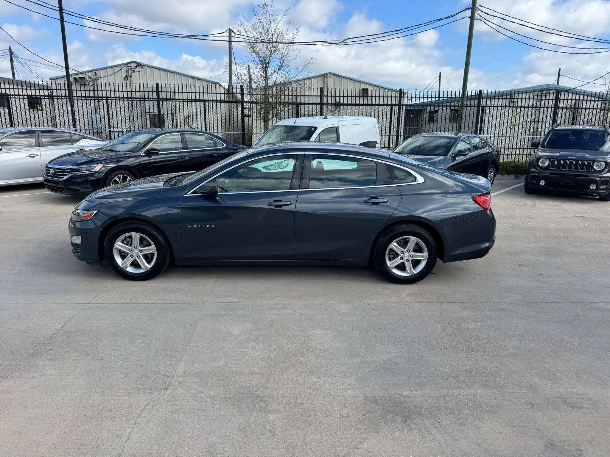 Used 2020 Chevrolet Malibu LS image 3