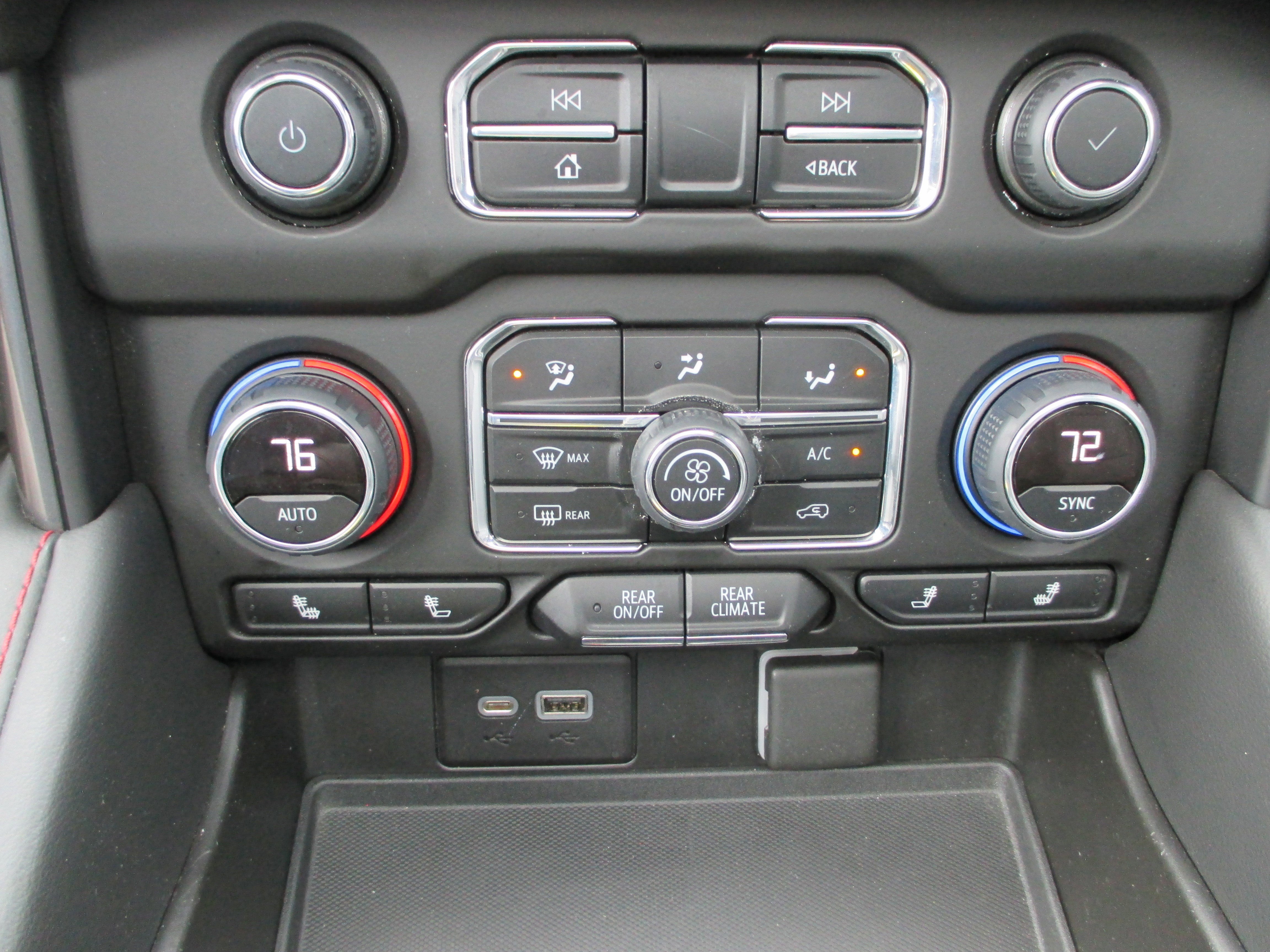 Used 2022 Chevrolet Tahoe RST w/ Luxury Package AWD/4WD image 25
