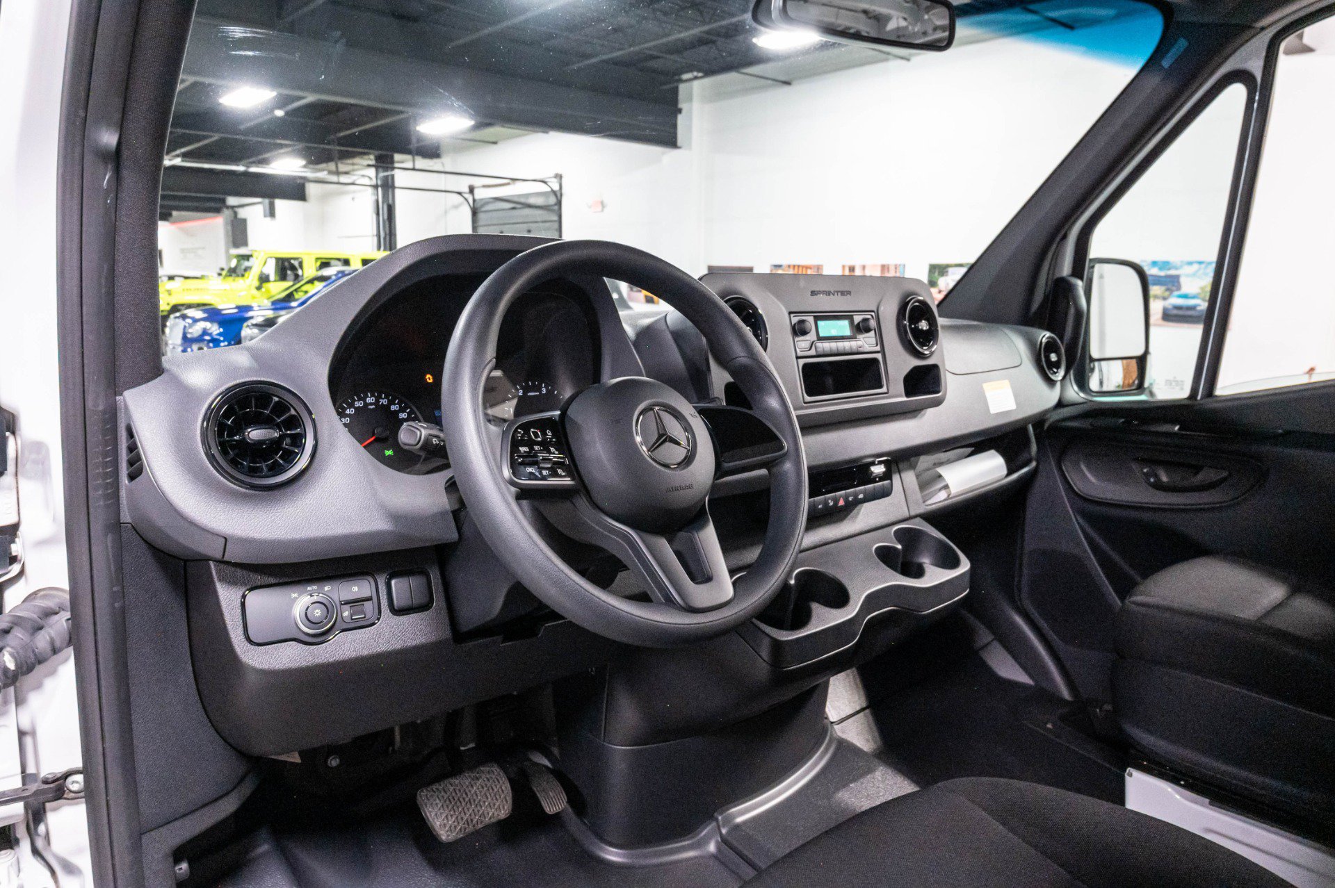 Used 2021 Mercedes-Benz Sprinter 2500 w/ Driver Convenience Package image 7