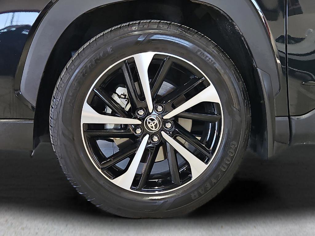Certified 2024 Toyota Corolla Cross XSE w/ Convenience Package image 9