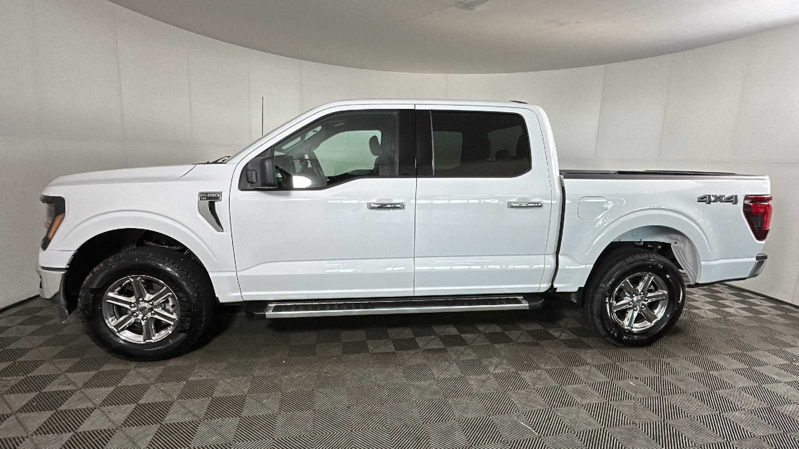 Used 2025 Ford F150 XLT AWD/4WD image 6