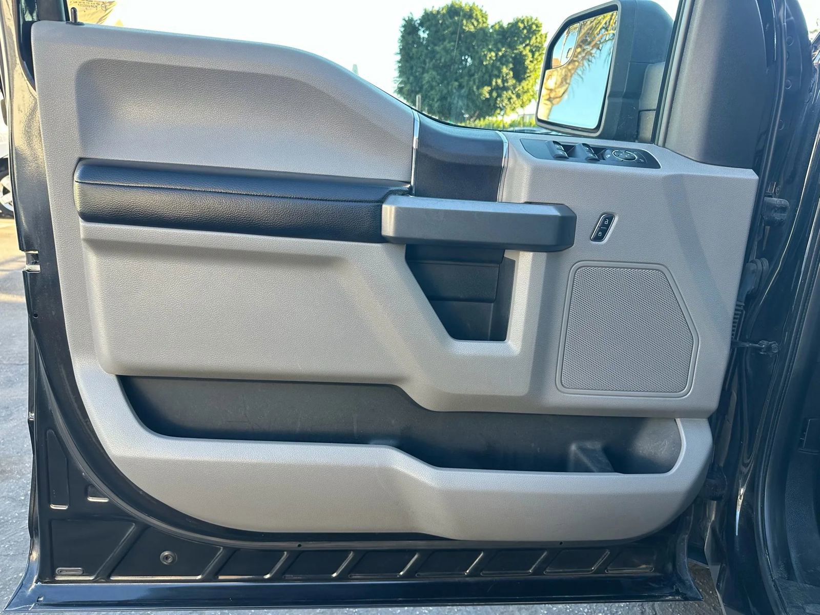 Used 2015 Ford F150 XLT w/ Equipment Group 301A Mid image 24