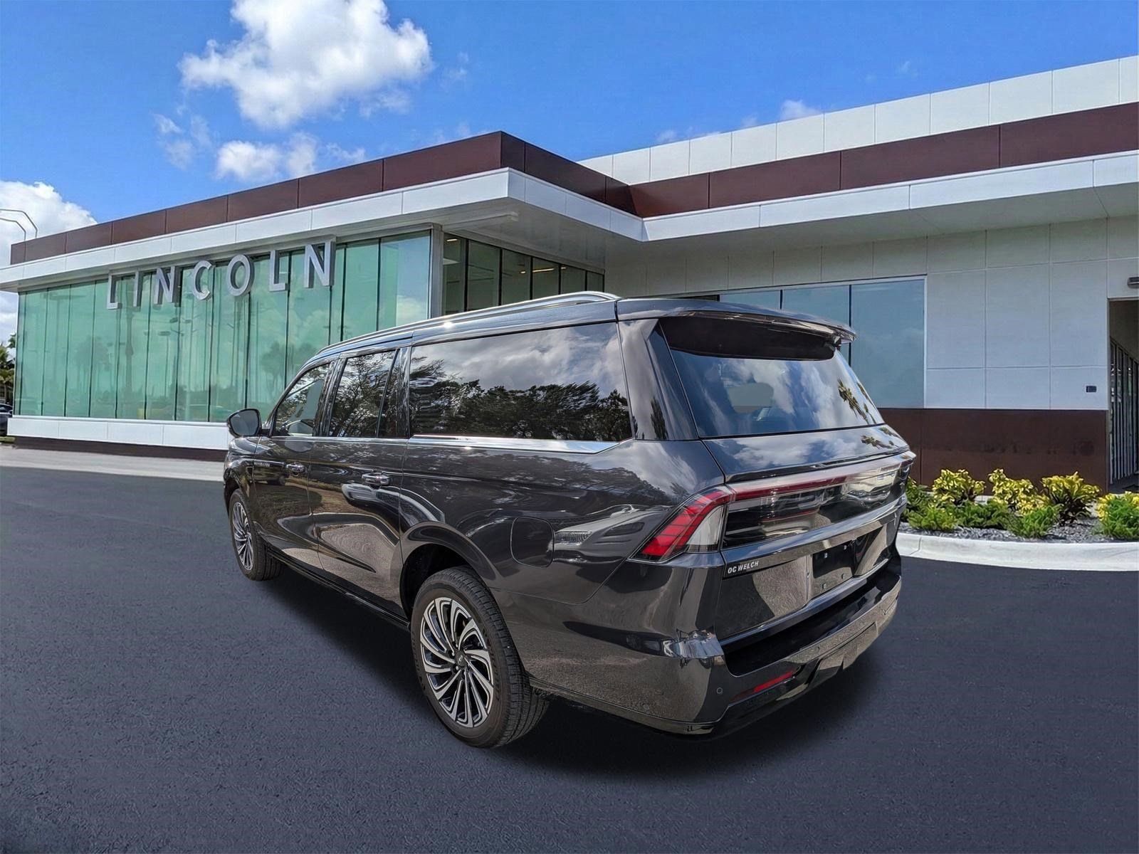 Certified 2025 Lincoln Navigator L Black Label image 7