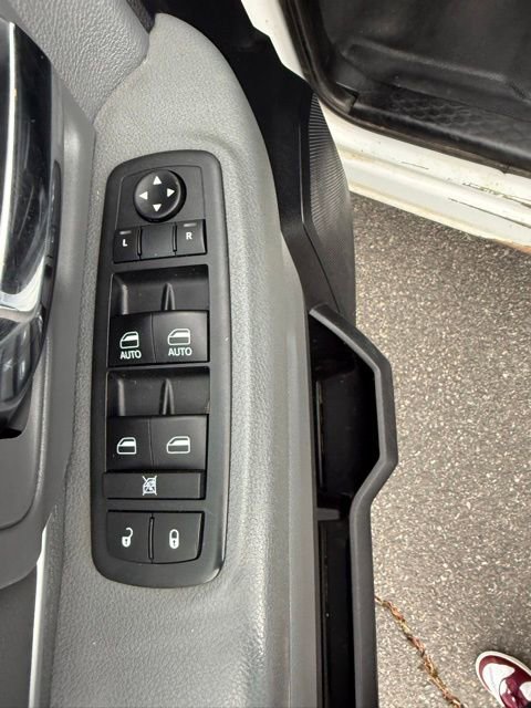 Used 2014 RAM 2500 SLT w/ Protection Group image 12