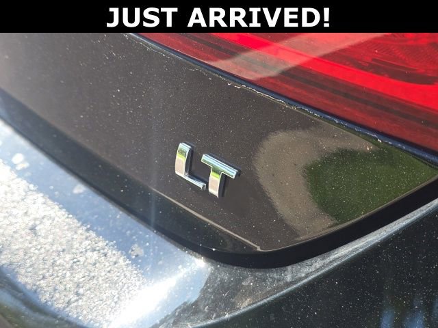 Used 2017 Chevrolet Cruze LT w/ Convenience Package FWD image 6