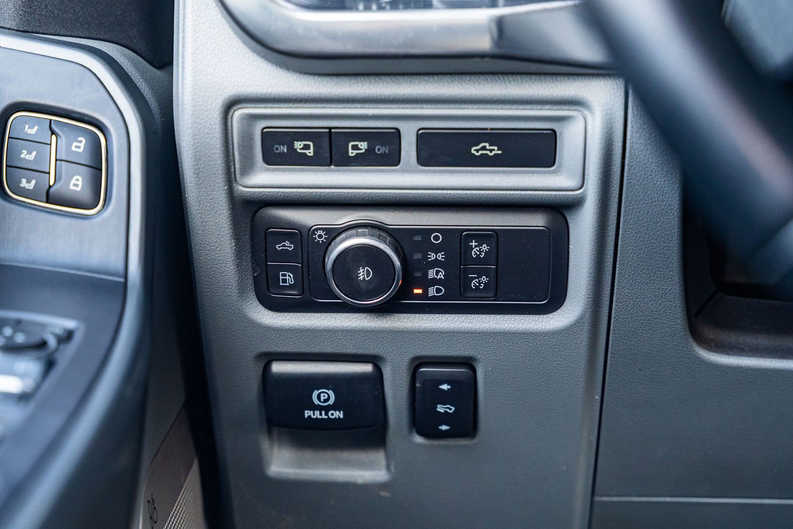 Used 2021 Ford F150 Lariat image 24