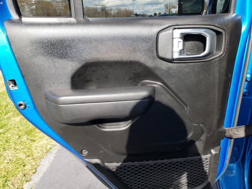 Used 2022 Jeep Gladiator Mojave w/ LED Lighting Group AWD/4WD image 13