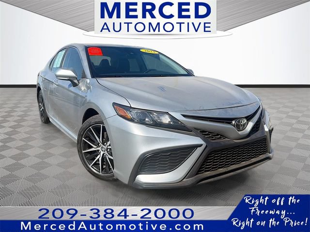 Used 2023 Toyota Camry SE FWD image 1