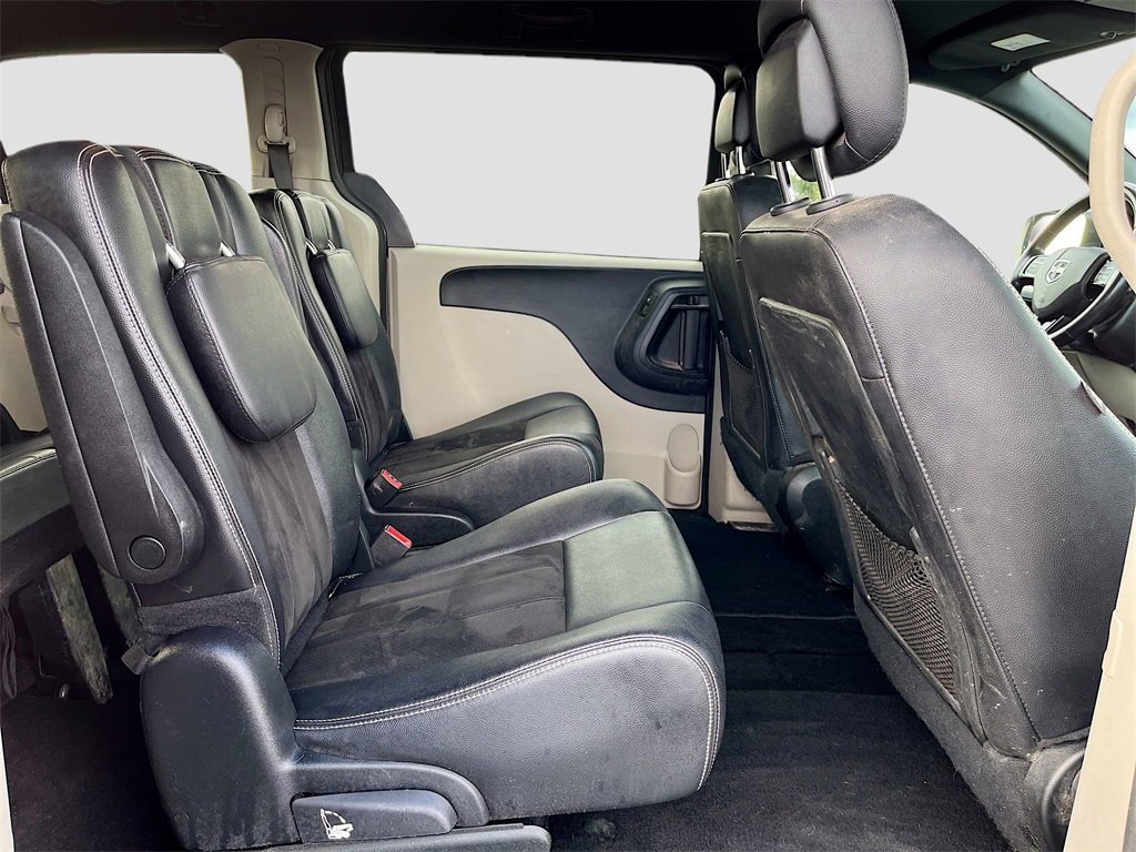 Used 2019 Dodge Grand Caravan SXT image 26