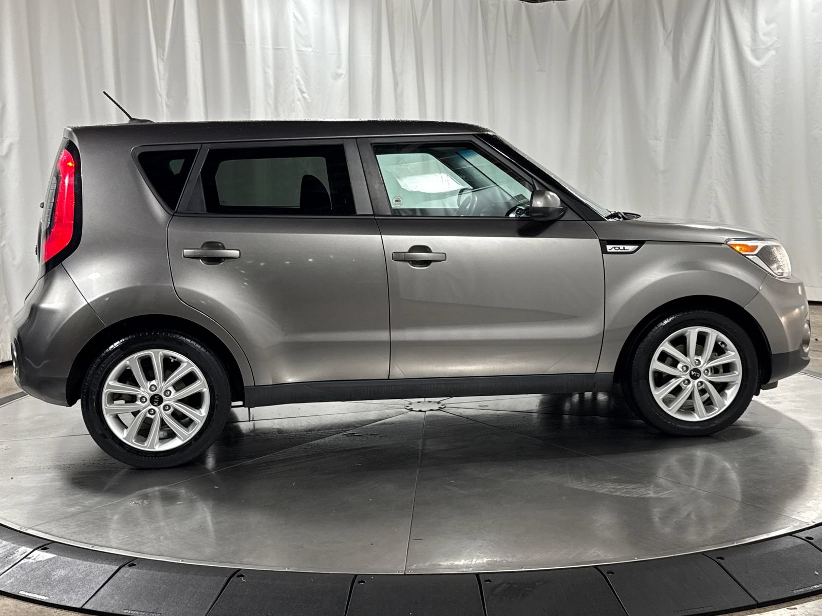Used 2017 Kia Soul + FWD image 6