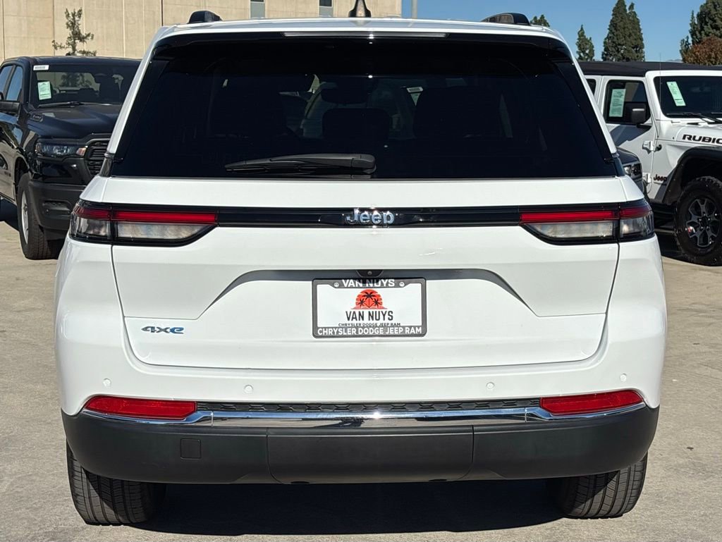 Used 2022 Jeep Grand Cherokee Limited 4xe image 5