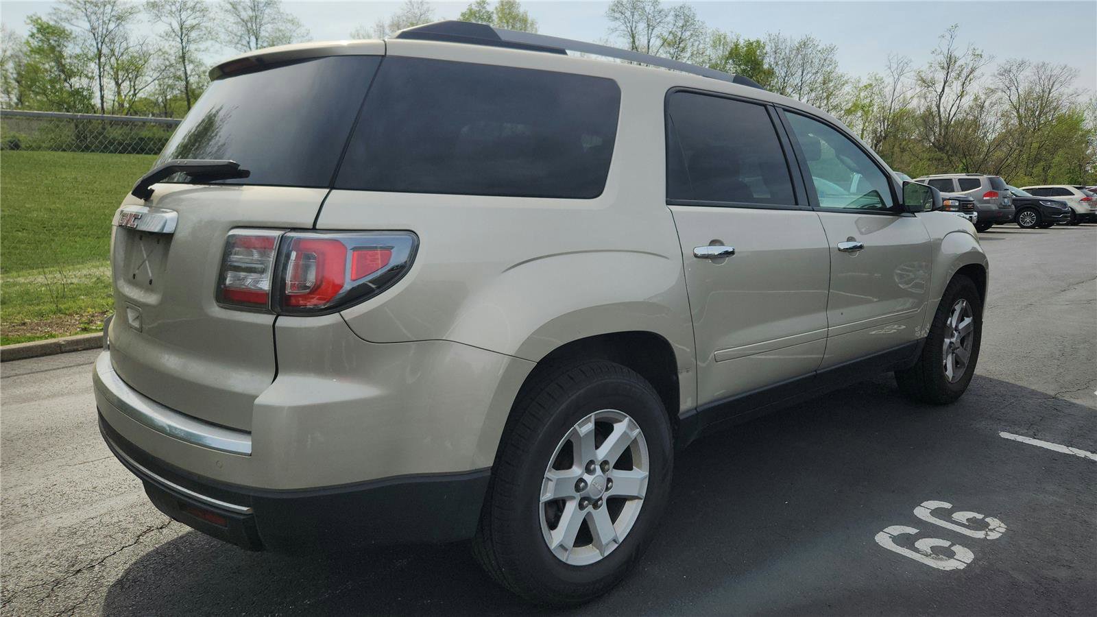 Used 2013 GMC Acadia SLE image 8