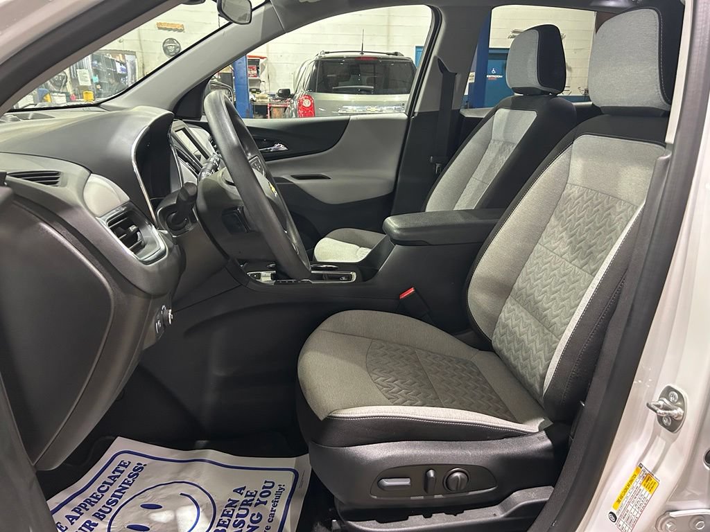 Used 2024 Chevrolet Equinox LS w/ LS Convenience Package AWD/4WD image 17