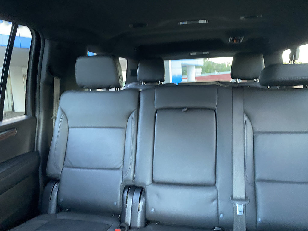 Used 2025 Chevrolet Suburban Z71 AWD/4WD image 28
