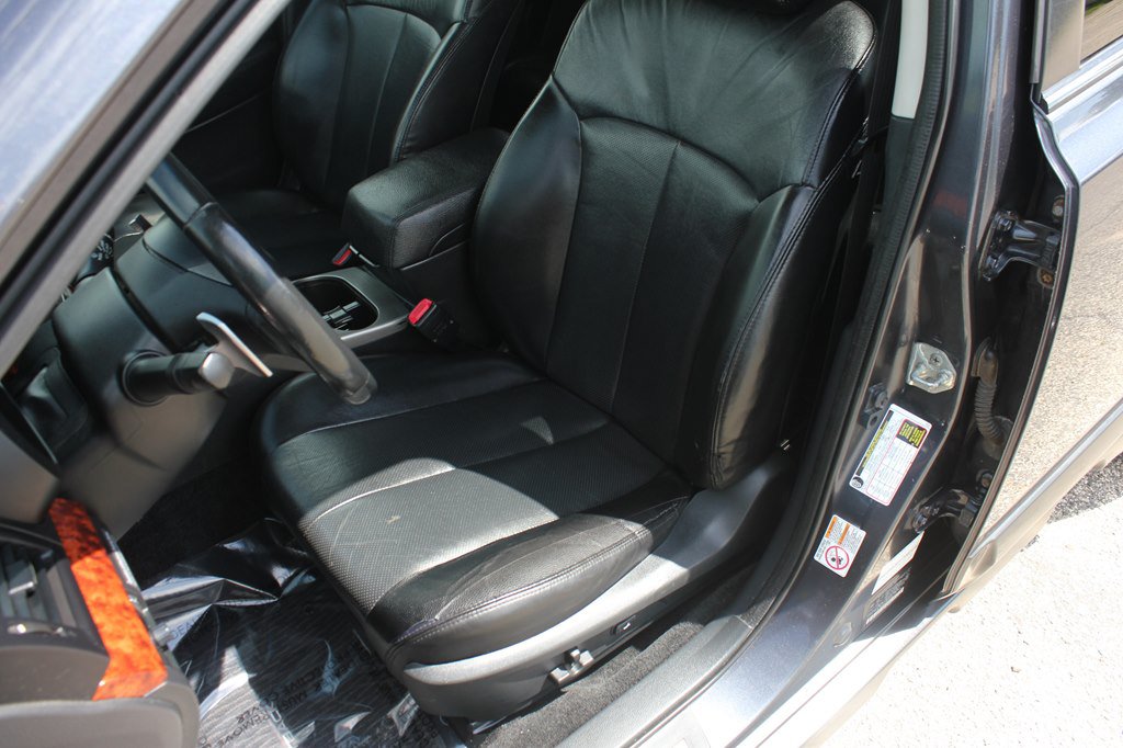 Used 2011 Subaru Outback 2.5i Limited AWD/4WD image 28