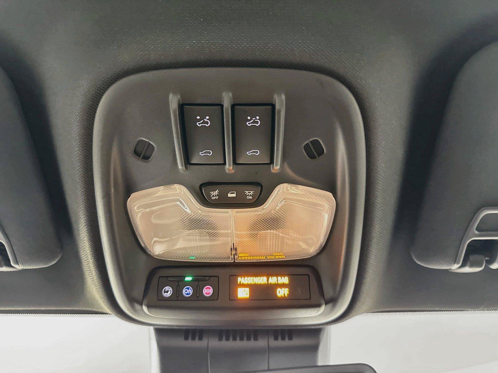 Used 2024 Chevrolet Colorado ZR2 w/ ZR2 Convenience Package III AWD/4WD image 23
