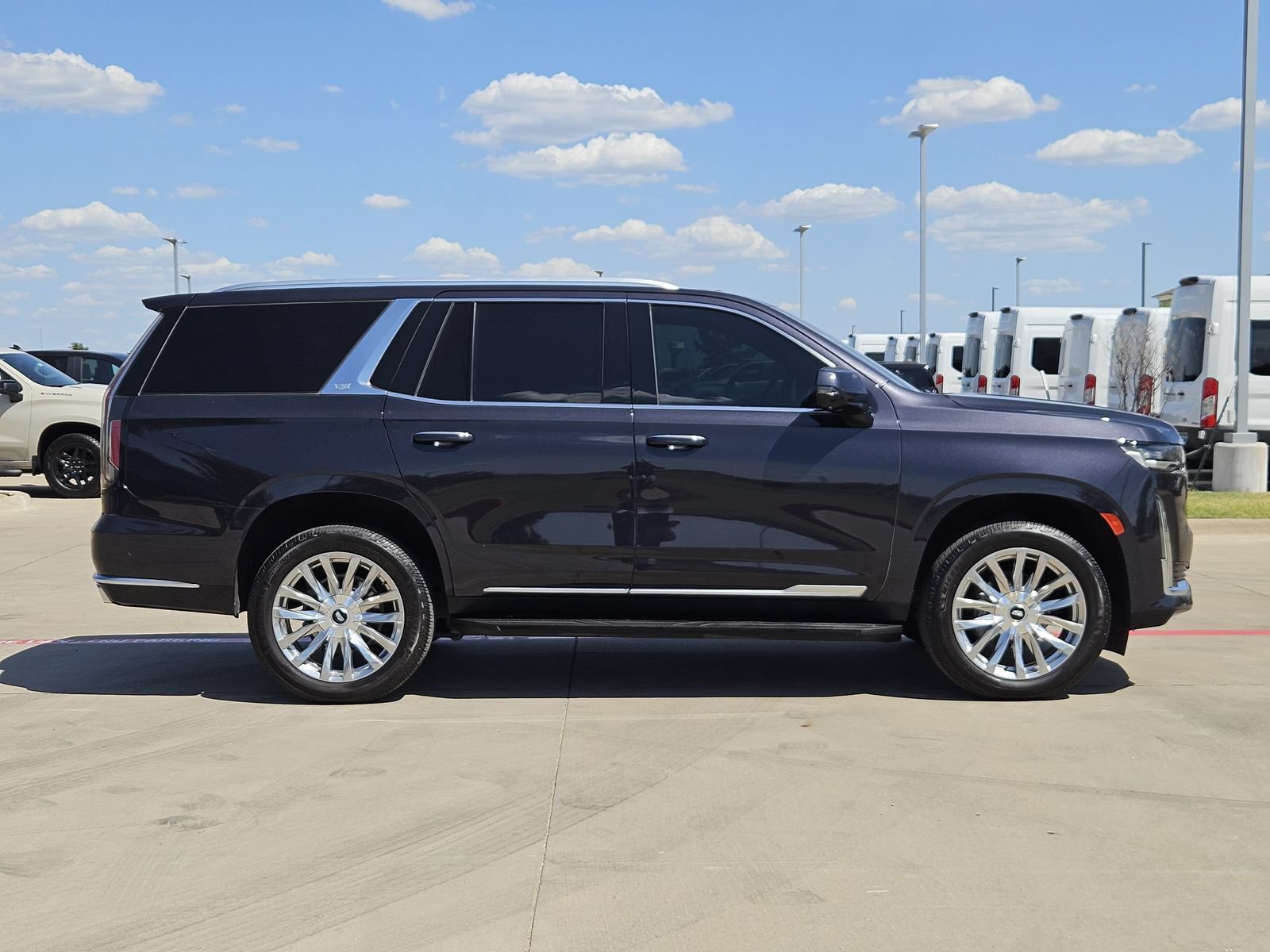 Used 2023 Cadillac Escalade Premium Luxury AWD/4WD image 7