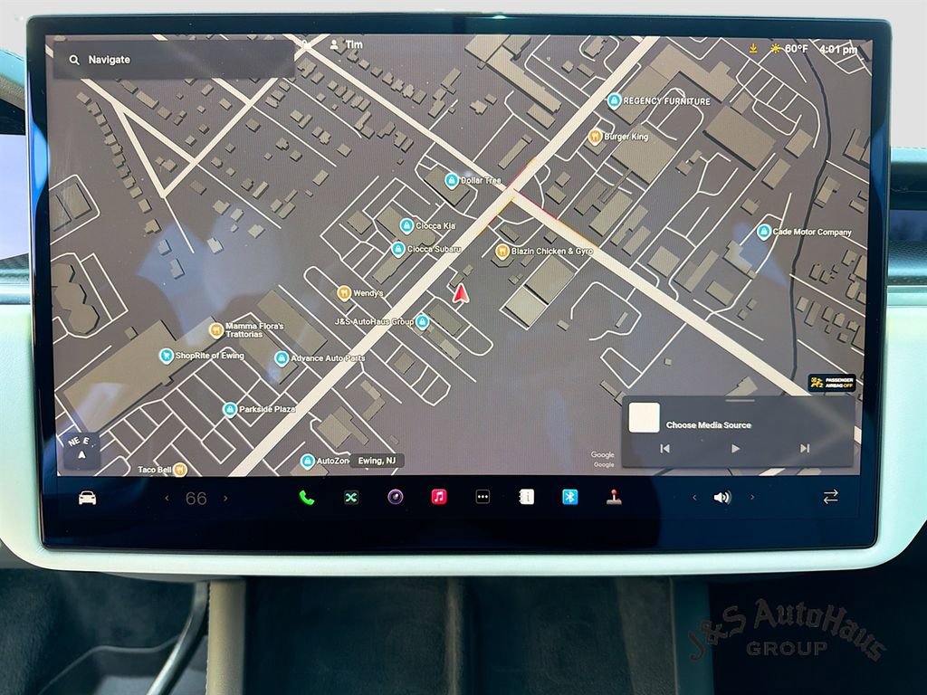 Used 2022 Tesla Model X Plaid image 18