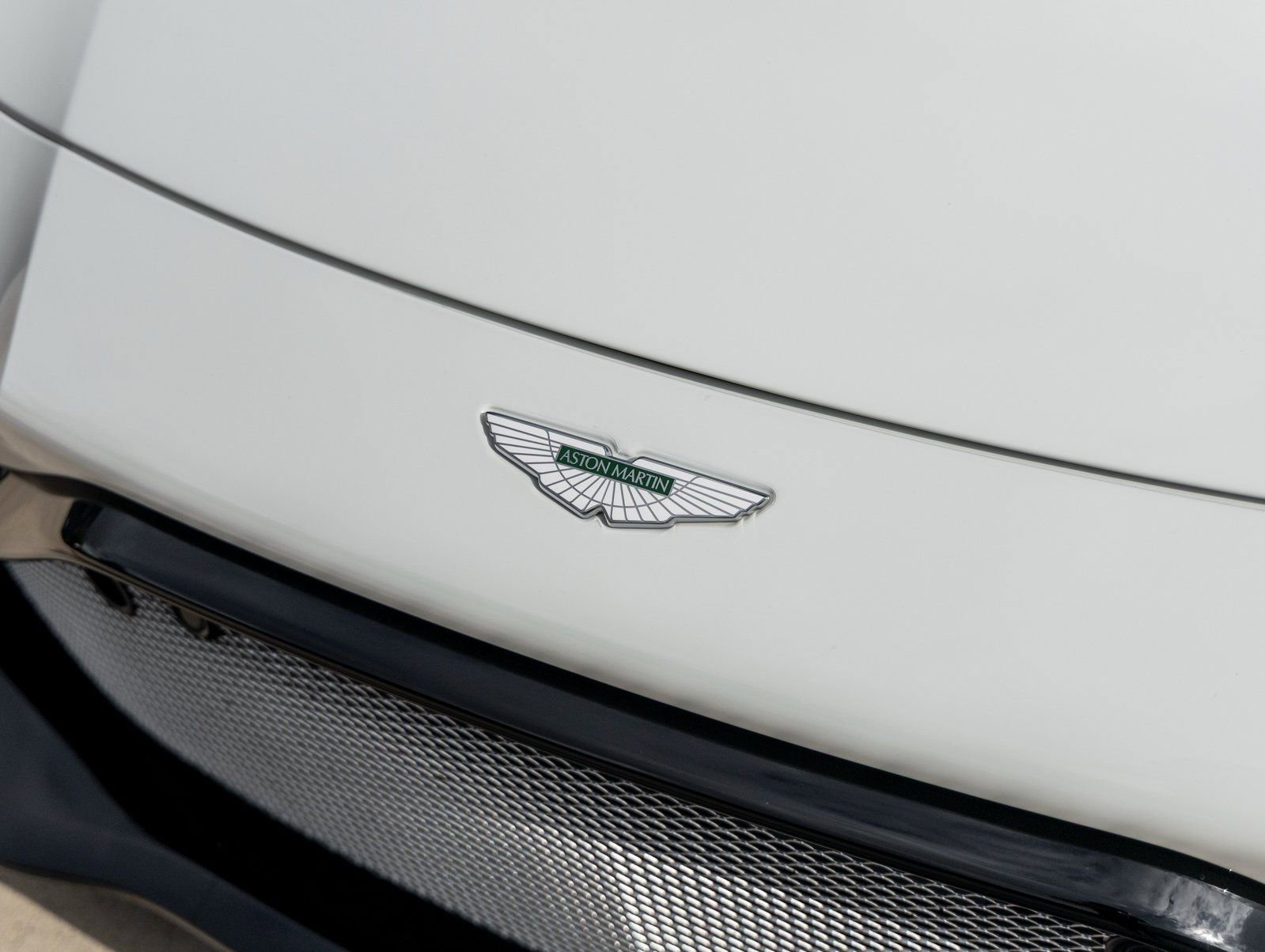 Used 2019 Aston Martin V8 Vantage Coupe image 15