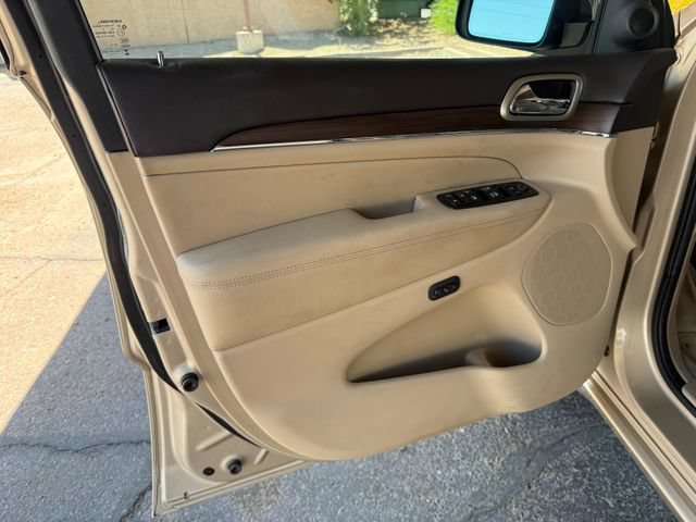 Used 2015 Jeep Grand Cherokee Overland AWD/4WD image 26