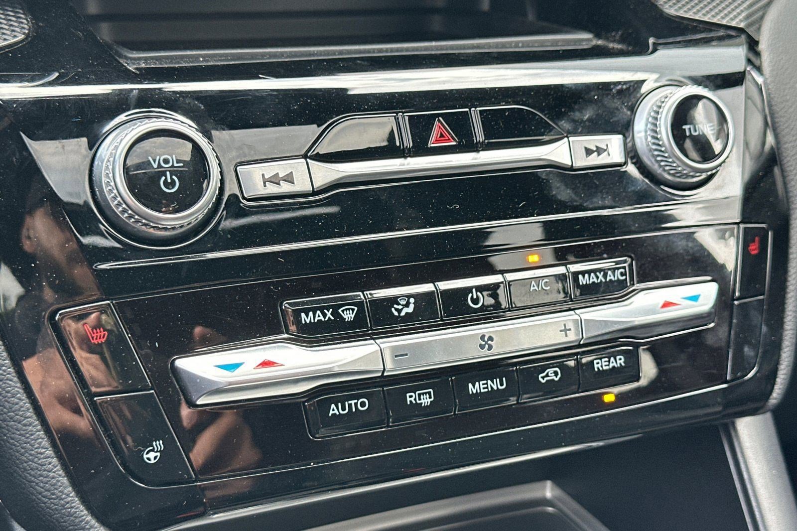 Used 2023 Ford Explorer ST-Line w/ Class IV Trailer Tow Package image 18