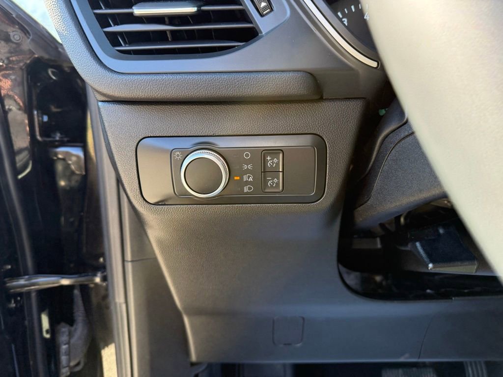 Used 2022 Ford Escape SE w/ Cold Weather Package image 26