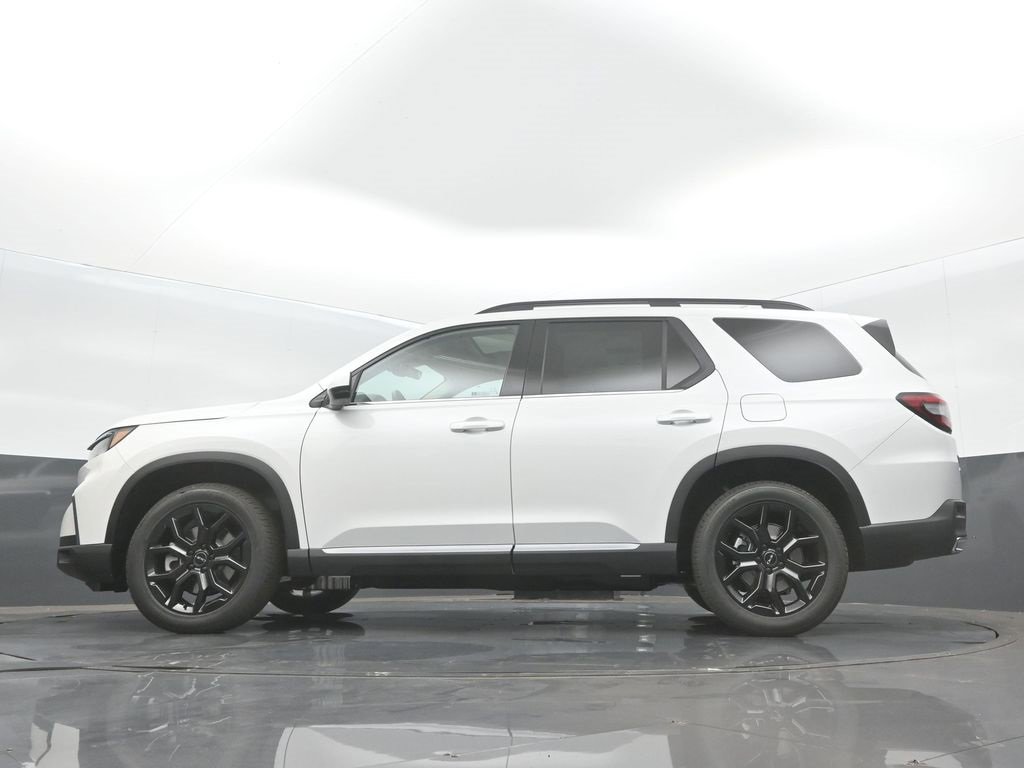 New 2025 Honda Pilot Touring image 14