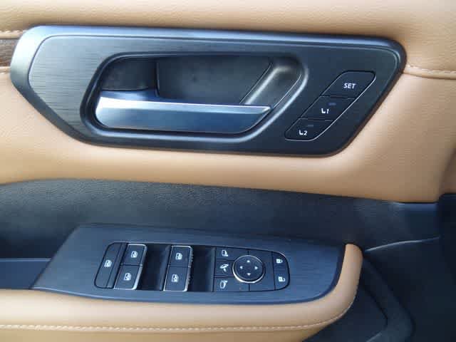 Used 2026 Nissan Armada SL w/ Captain's Chari Seat Package AWD/4WD image 9