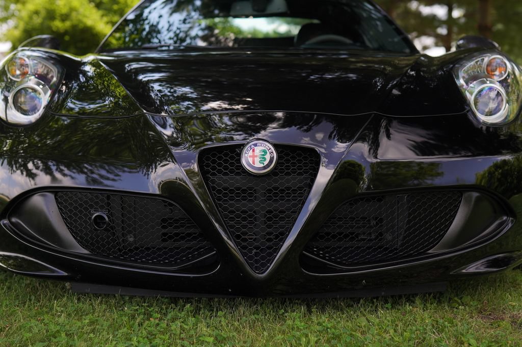 Used 2019 Alfa Romeo 4C Spider RWD image 32