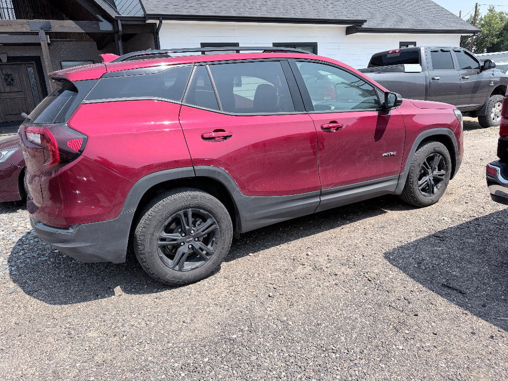 Used 2023 GMC Terrain AT4 AWD/4WD image 5