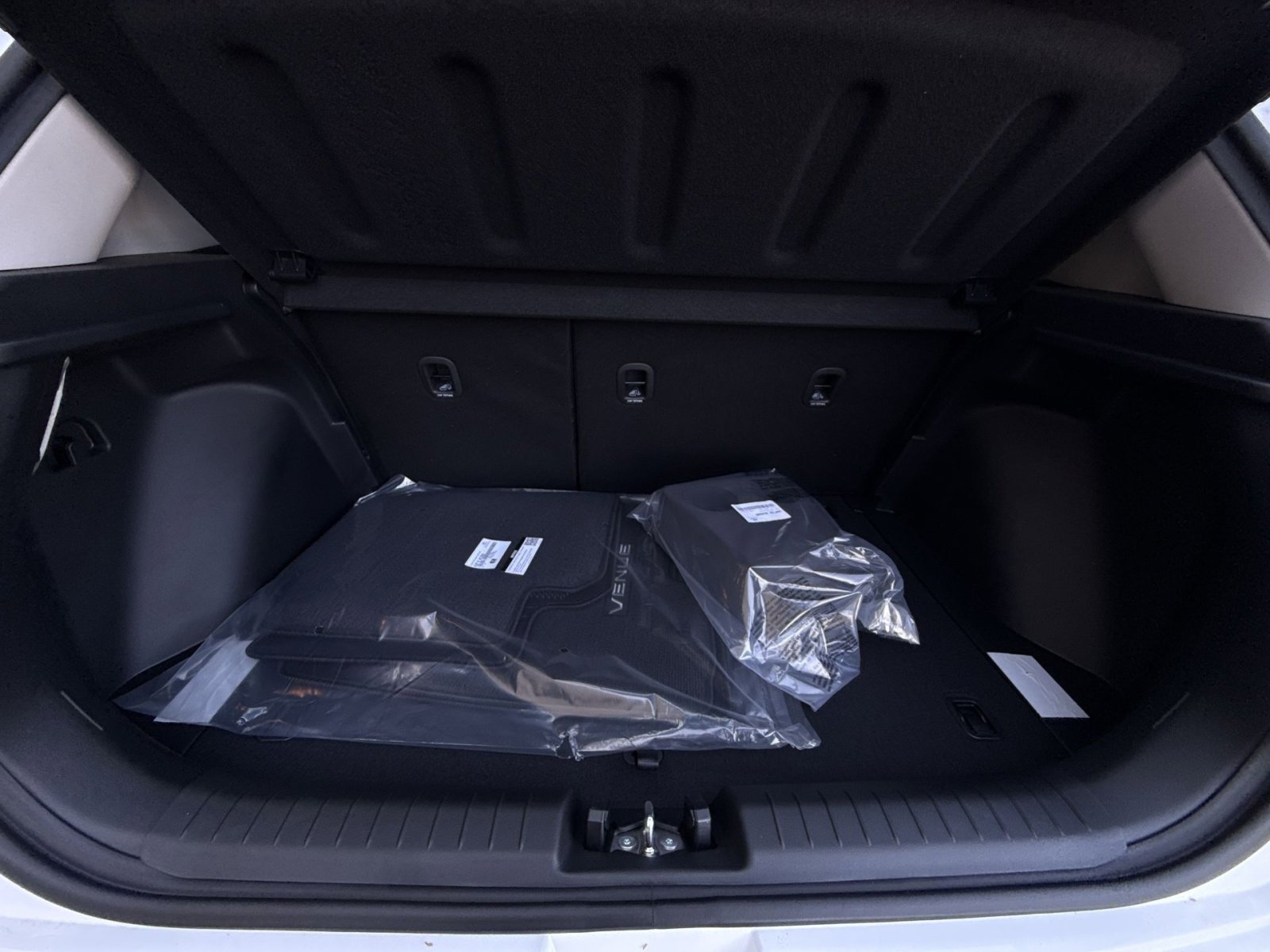 New 2026 Hyundai Venue SE FWD image 24