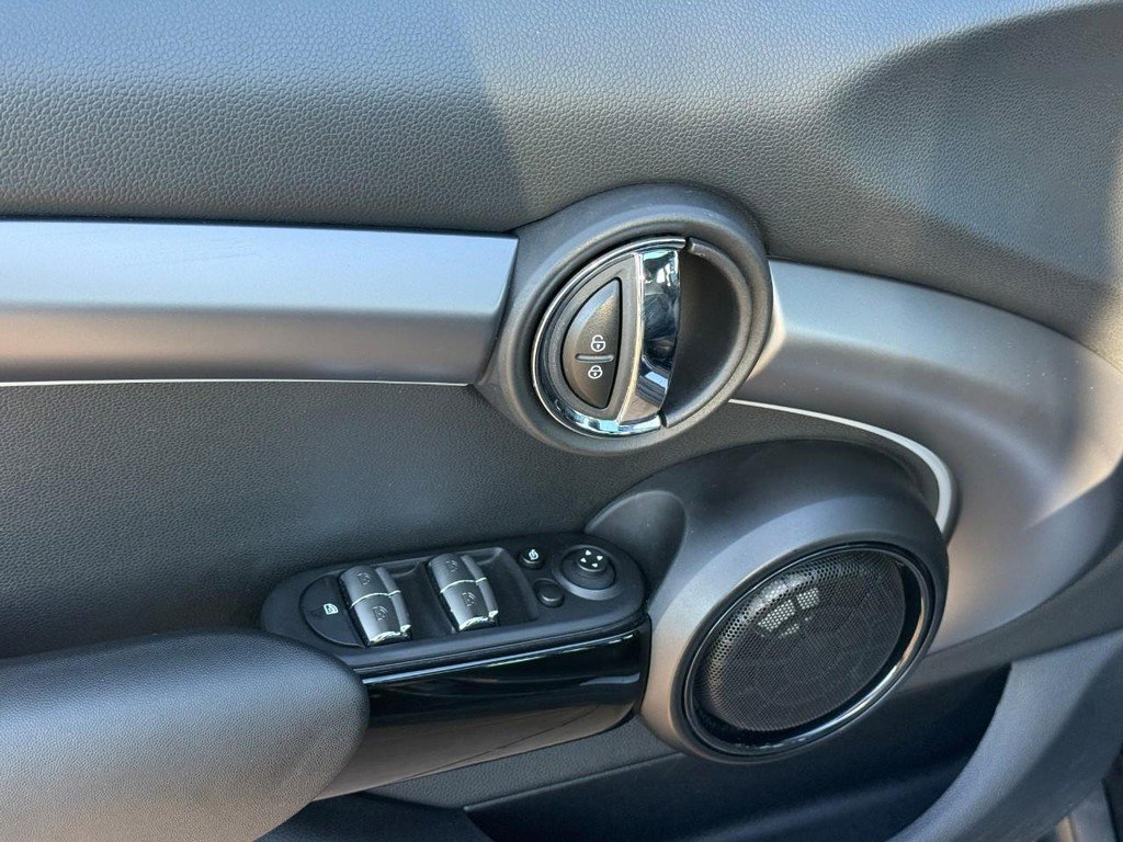 Used 2022 MINI Cooper S w/ Driver Assistance Package image 14