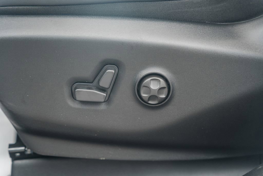 New 2026 Chrysler Pacifica Select AWD/4WD image 37
