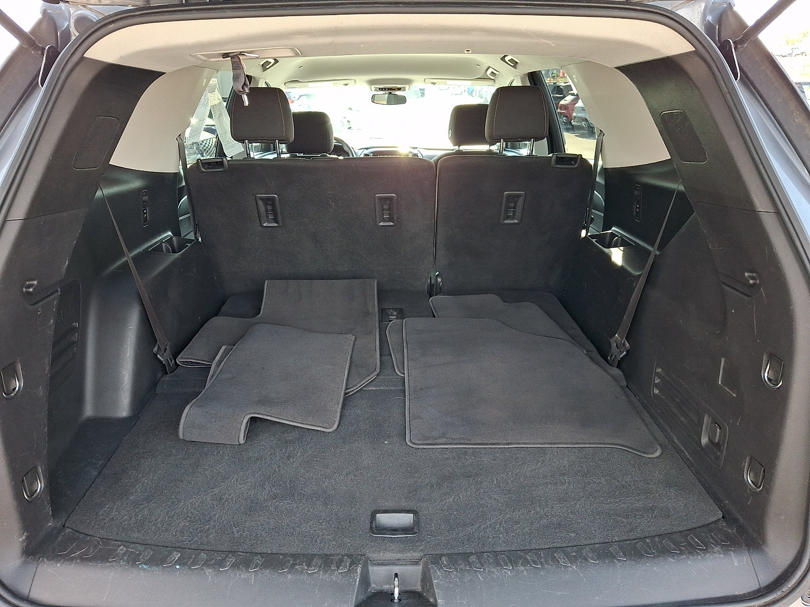 Used 2021 Chevrolet Traverse LS FWD image 28