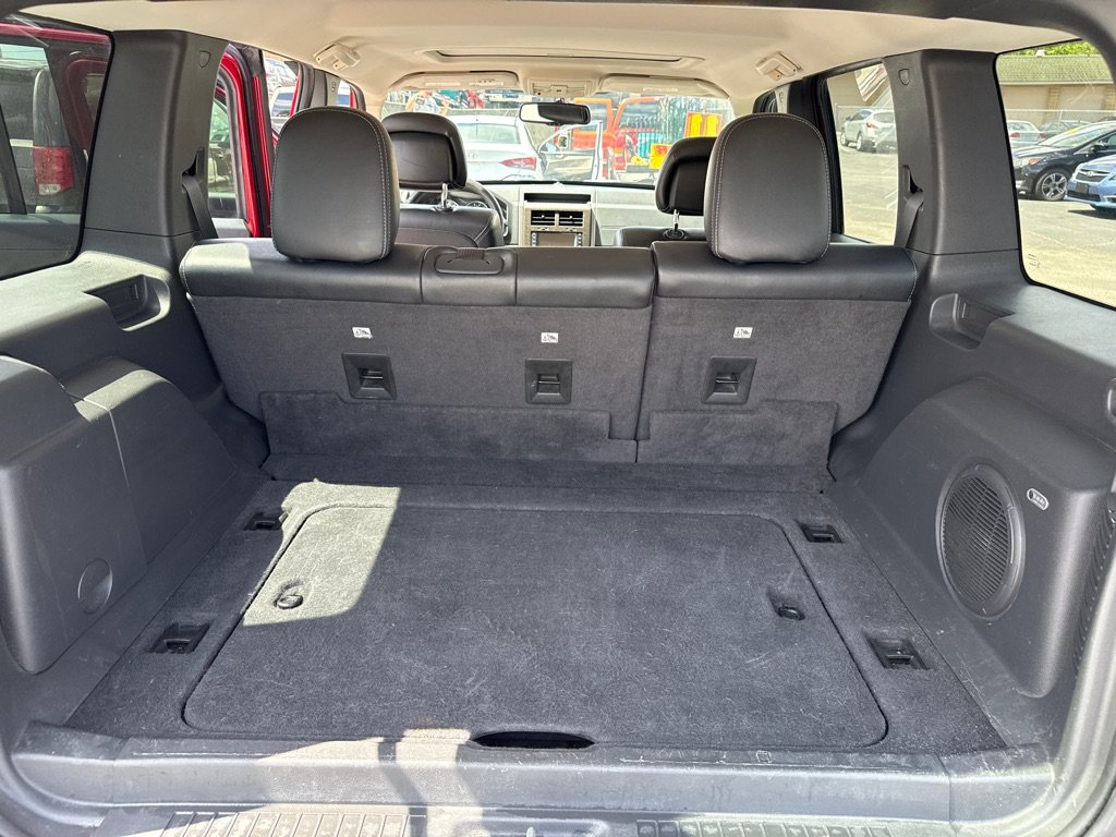 Used 2011 Jeep Liberty Limited w/ Comfort/Convenience Group AWD/4WD image 11