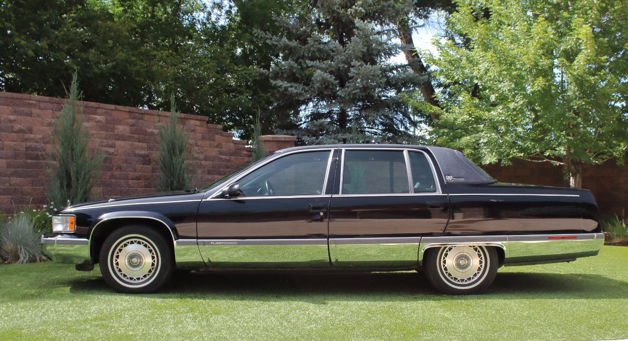 Used 1996 Cadillac Fleetwood Brougham RWD image 29